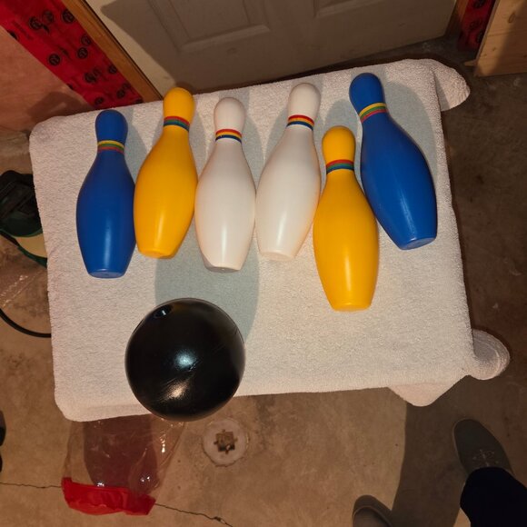 Bowling Set - Picture 2 of 3